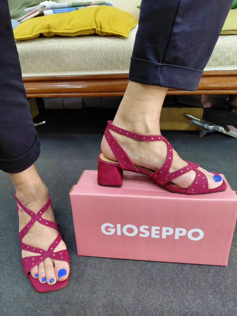 sandali fucsia con tacco marca gioseppo